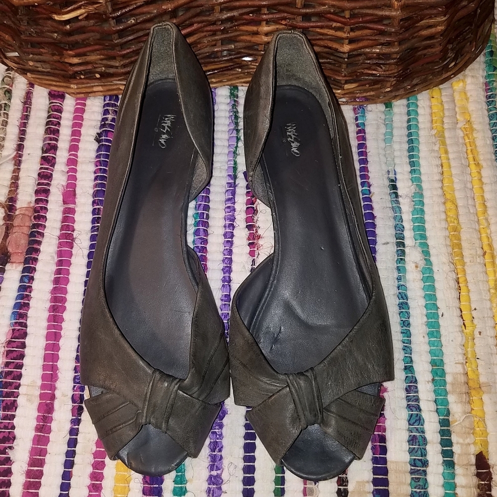 Mossimo Gray Leather Peep Toe Slide On Kitten Wedge Dress Career Shoes Sandals